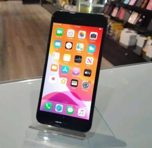 IPHONE 8 PLUS 64GB BLACK COMES WITH WARRANTY