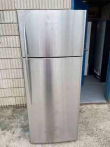 Fisher and Paykel 441 Litres Fridge Freezer.