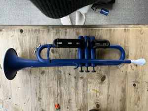 Zo plastic trumpet for children hardly used