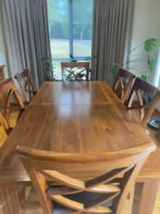 Hardwood extension dining setting