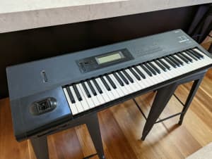 Korg T3 (Beefier M1) Synthesizer