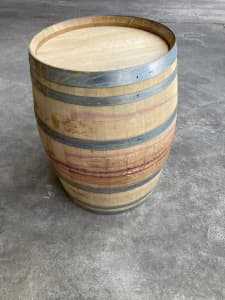 Oak wine barrel 225 L can delivery 