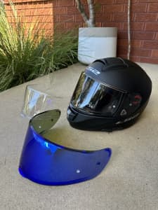 LS2 Vector Motorcycle Helmet Size S plus 3 visors
