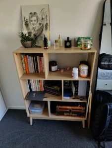 Small shelf excellent condition 