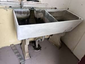 ✅✅ !!Vintage Concrete laundry tub !!✅✅