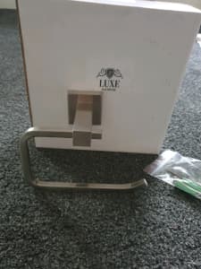 Wanted: Luxe Toilet holder(ring) chrome (4 brand new in boxes
