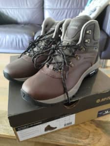 Hi-Tec Hiking Boots BNIB Size US10 EU42
