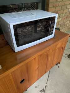 Microwave - excellent condition