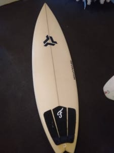6 3 Revolution Surfboard NO FINS Needs small repair. $45 Umina 2257