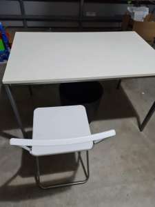 dining table and 4 folding chairs
