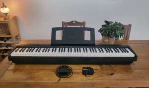 Piano Roland FP10