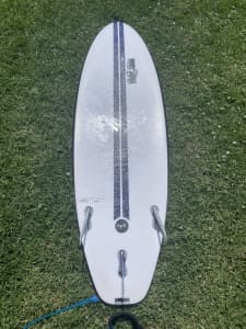 JS MonstaBox HyFi Surfboard 6.1 inc FCS II Mick Fanning Fins