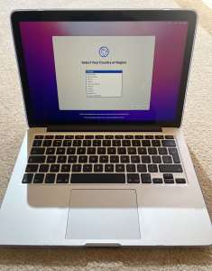 Apple MacBook Pro Retina 13 (Early 2015) Laptop with Clear Cover Case