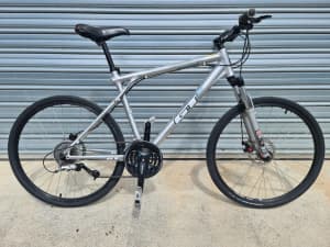 gt avalanche womens bike