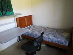 Room close to Deakin Univ and walk to Burwood One Shopping Centre