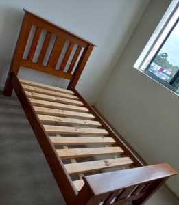 Single Bed (Timber)