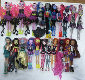 331 x MONSTER HIGH Dolls ... suit Collector or Re-Seller