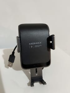 Momax wireless charging car mount