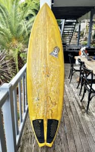 6’0 Twin fin ( trailer) Surfboard