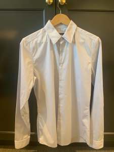 2 Gucci slimfit shirts (white & light blue) size 40 -15 3/4.