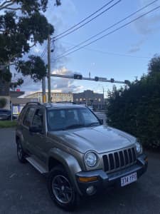 Up for sale 2004 Jeep Cherokee automatic transmission