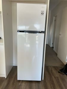 Refrigerator LG 2023 white