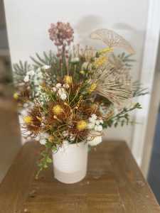 Artificial floral arrangement