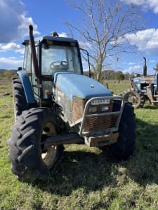 Ford New Holland 8360 tractor