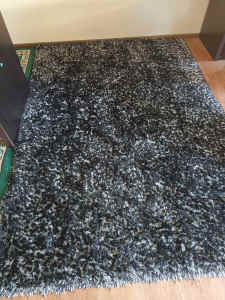 Soft Shaggy RUG 2.3 X 1.6M FOR SELL