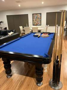 8ft pool table (2.5m)