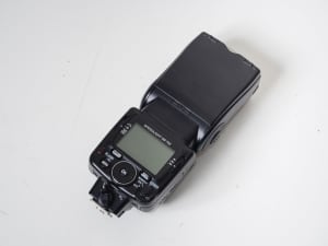 Nikon SB-700 flash - Not Working Condition