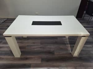 6 Seater high gloss Dining table