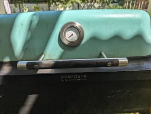 Gas BBQ - Everdure by Heston Blumenthal - top of the range 