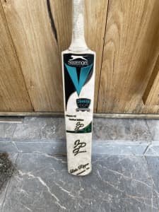 Slazenger Youth Cricket Bat Michael Clarke 389 players Ltd Ed