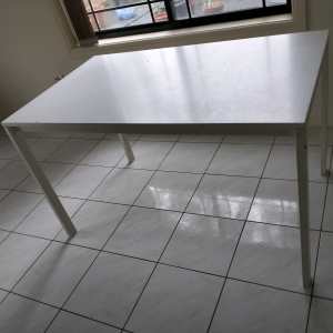 Free free used table 