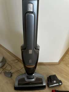 Cordless 2 in one Electrolux vacuum cleaner