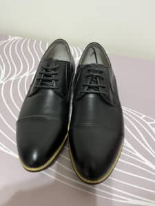 NEW Mens CEEN London Leather black Shoes. Size 41