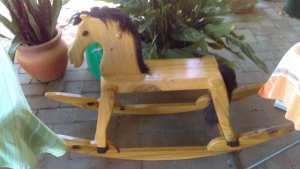 ROCKING HORSE - Solid