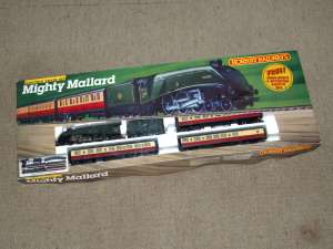 VINTAGE HORNBY R542 MIGHTY MALLARD TRAIN SET - COMPLETE BOXED!!