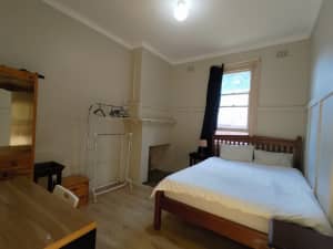 Large room close to Chatswood train station