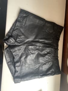 Vintage leather shorts size 8-10