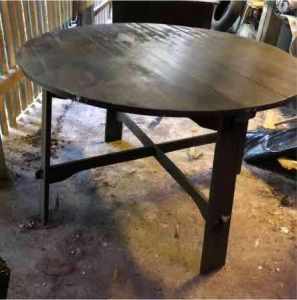 PRICE DROP gorgeous 1950s round table, quaker ?, beautifully made