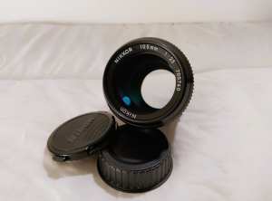 Nikon Nikkor 105mm f/2.5 Non-Ai Lens - Serial No. 700740 - with Hood