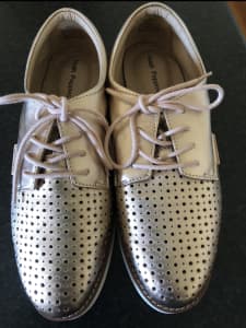 HUSH PUPPIES DANAE LEATHER ROSE GOLD CASUAL FLAT SHOES BRAND NEW