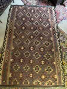 Large hand made Kilim rug in earth tones
