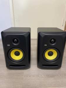 KRK Classic 5 speakers & Focusrite Scarlett Solo