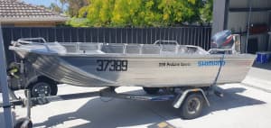 Stacer Proline sports 399 boat