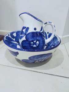 China antique wash and basin jug set