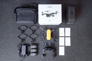 DJI Spark drone - Fly More Combo inc remote controller / 3xbatteries