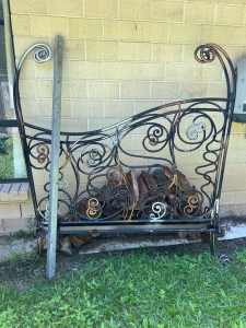 Amazing Quirky Wrought Iron Queen Bed